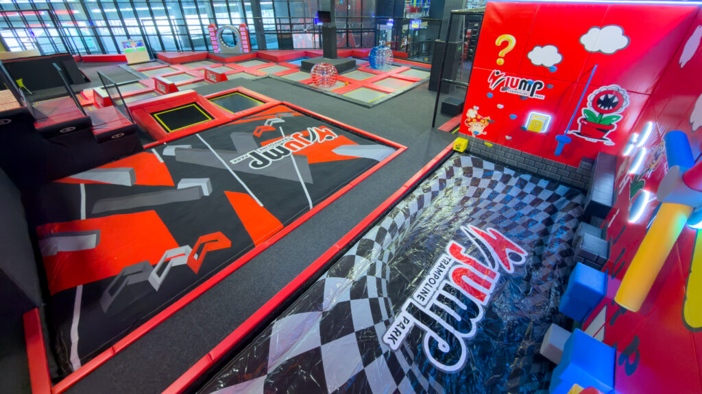 “Instalaciones modernas y seguras donde la aventura y la alegría son protagonistas.”