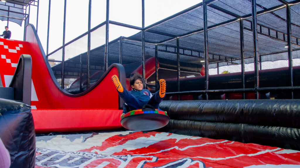 “Actividades para todos: entretenimiento seguro y lleno de adrenalina en cada rincón.”
